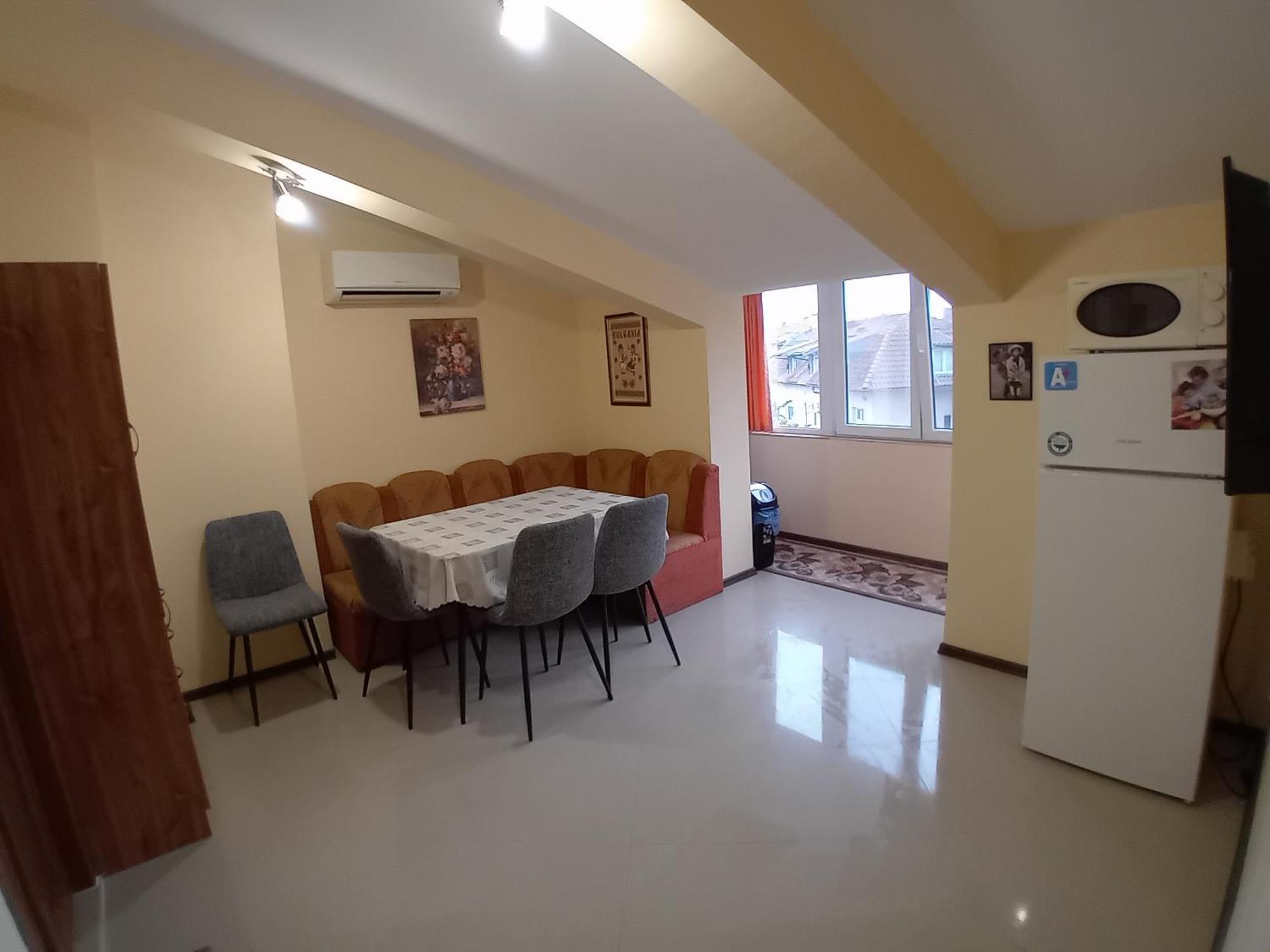 Top Floor Two Bedroom Apartment In Central Burgas Екстер'єр фото